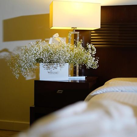 The Parisian Hotel ベイルート エクステリア 写真