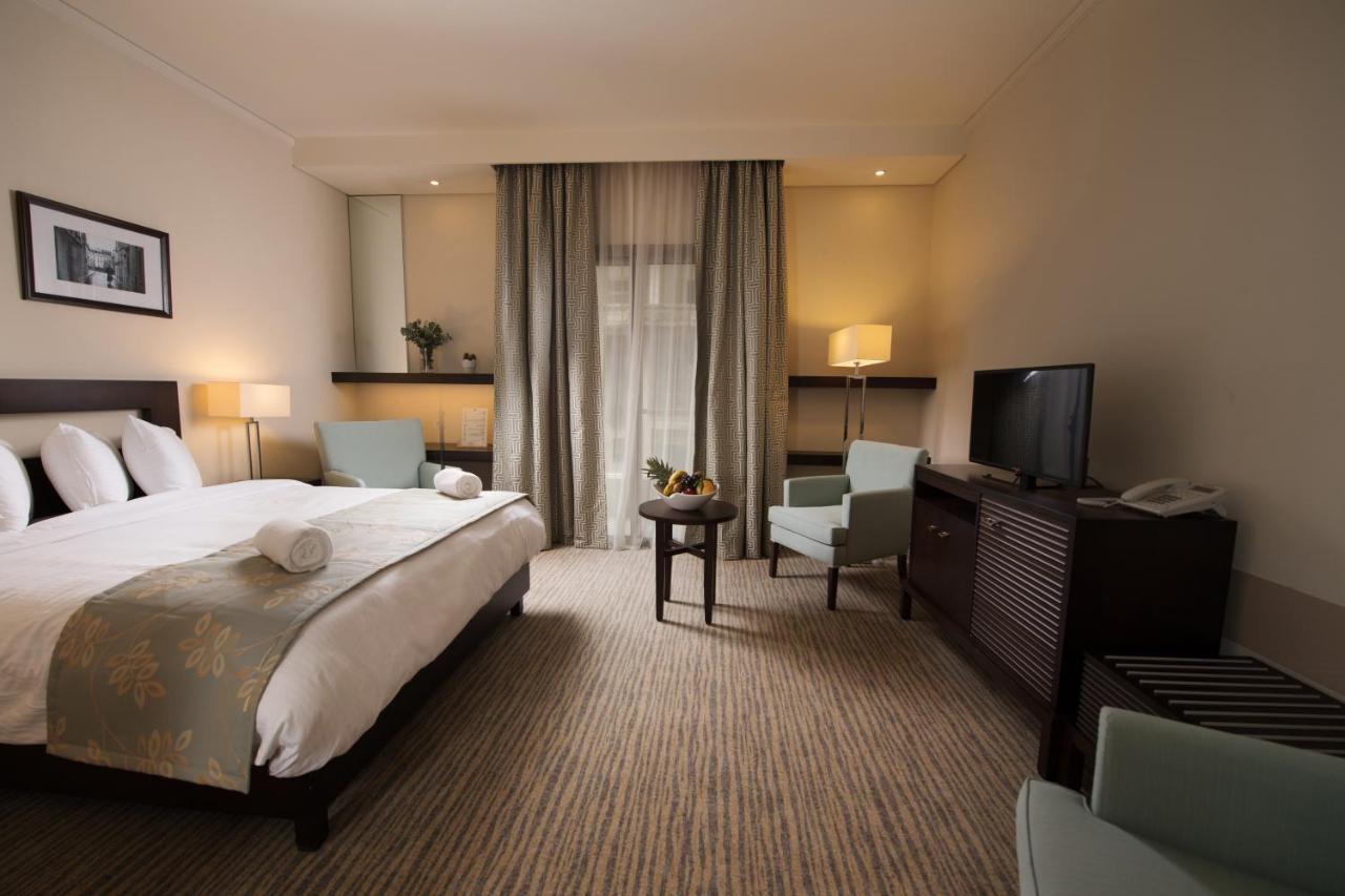 The Parisian Hotel ベイルート エクステリア 写真