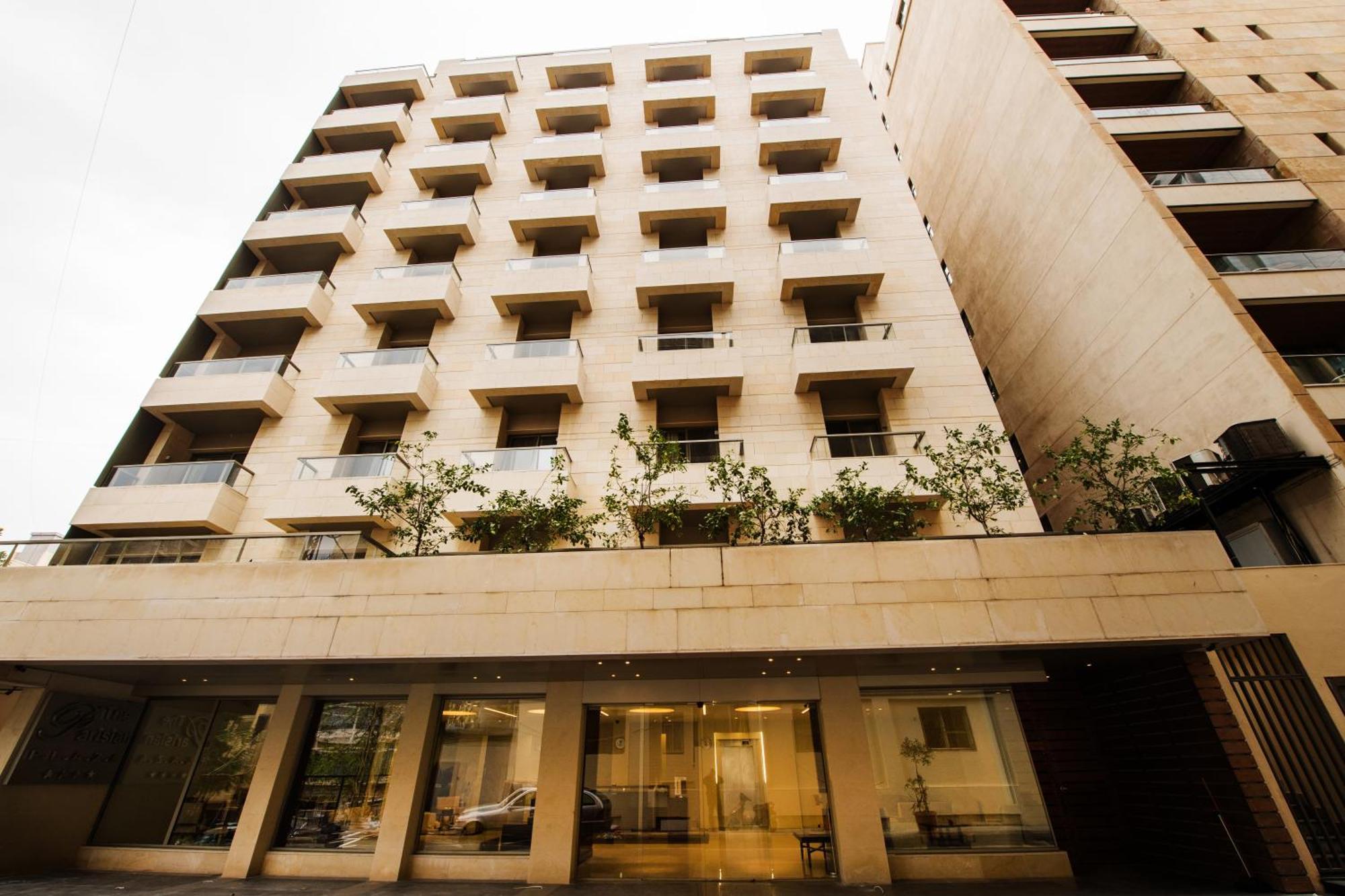 The Parisian Hotel ベイルート エクステリア 写真