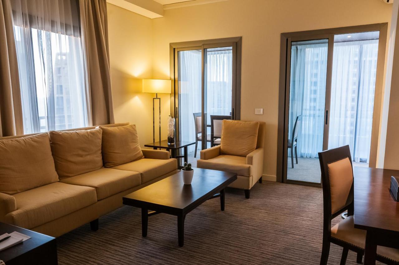 The Parisian Hotel ベイルート エクステリア 写真
